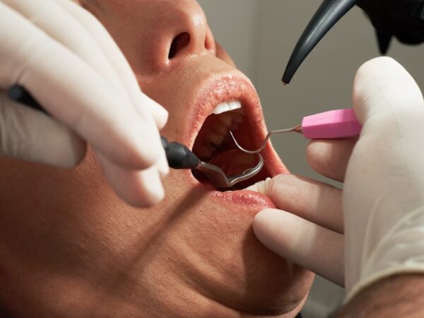 Responsabilidade de Clínica Odontológica por Danos Causados pelo Laboratório
